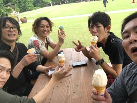 {8EDEB872-F27B-4C00-9D55-C90E79949B5F}