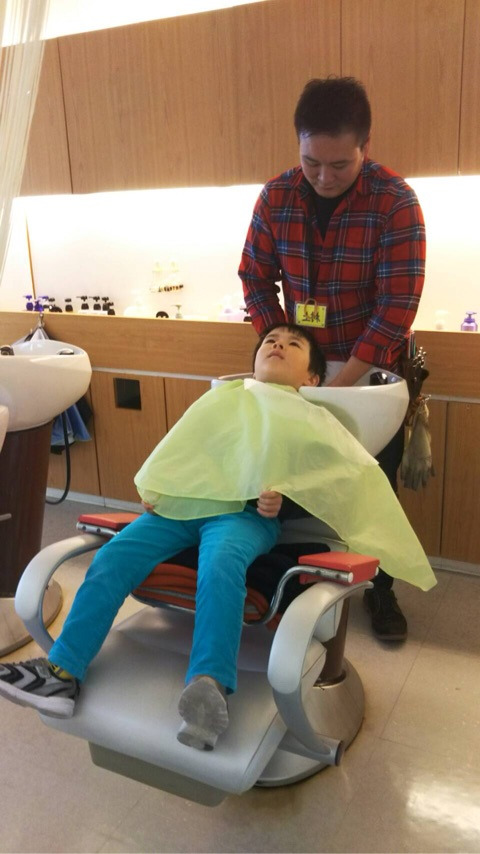 {E1BA18F6-18AF-438F-AEA8-AFB1DDD4C96F}